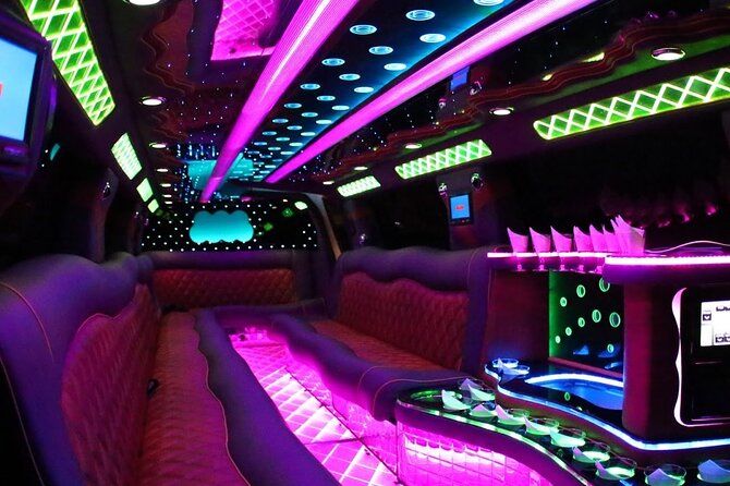 Private Transfer: Las Vegas to LAS Airport by Luxury SUV or Limousine up to 8 p - Pickup timing that won’t leave you wandering: hotel meet-and-greet