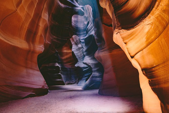 Private Upper or Lower Antelope Canyon & Horseshoe Bend Day Tour - From guided slot canyon to self-guided Horseshoe Bend