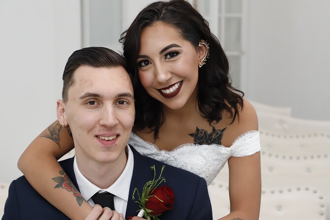 Quickie Las Vegas Wedding at Paradise Wedding Chapel - Entering Paradise Wedding Chapel: What Happens In Real Time