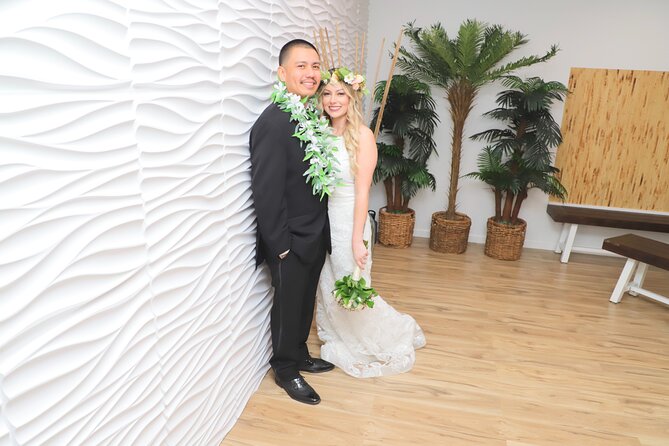Quickie Sign and Go Wedding at Hawaiian Wedding Chapel - The 15-minute timing reality (and why it can be a plus)