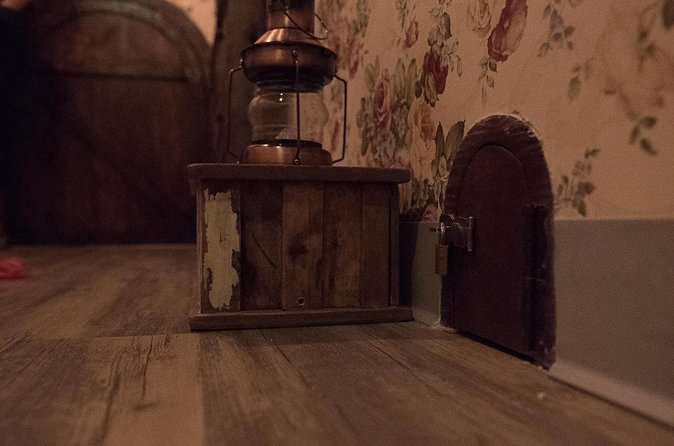 Red Riding Hood Escape Games in Las Vegas - Red Riding Hood at Tropicana: A Clear, Private Mission