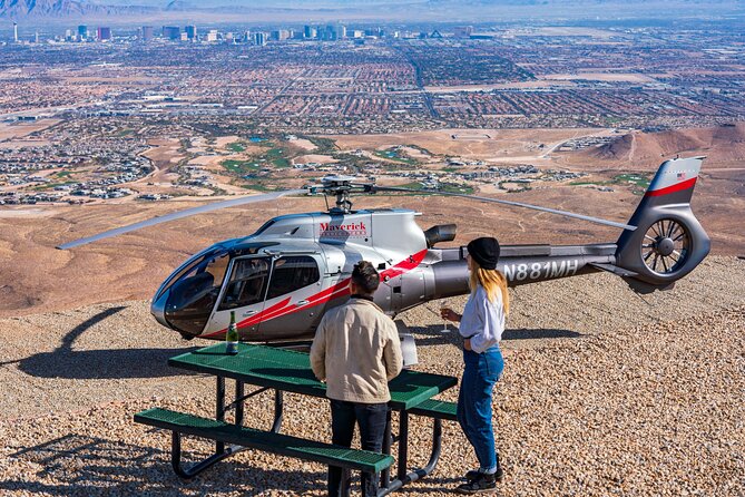 Red Rock Canyon Helicopter Tour with Landing and Champagne Toast - Daytime vs Sunset: choosing the right departure mood
