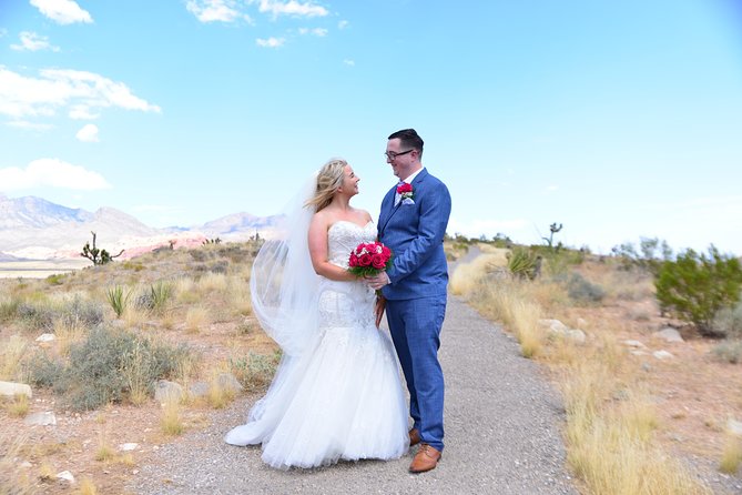 Red Rock Canyon Wedding by Private Limousine - Key things that make this wedding package work