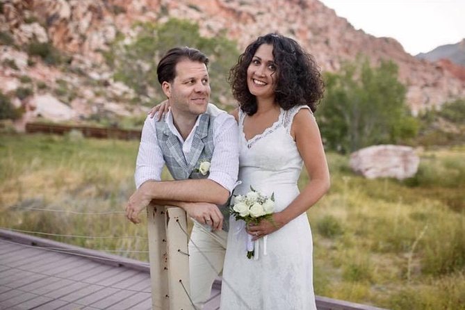 Red Rock Canyon Wedding by Private Limousine - Photos: minimum 100, edited, and emailed fast
