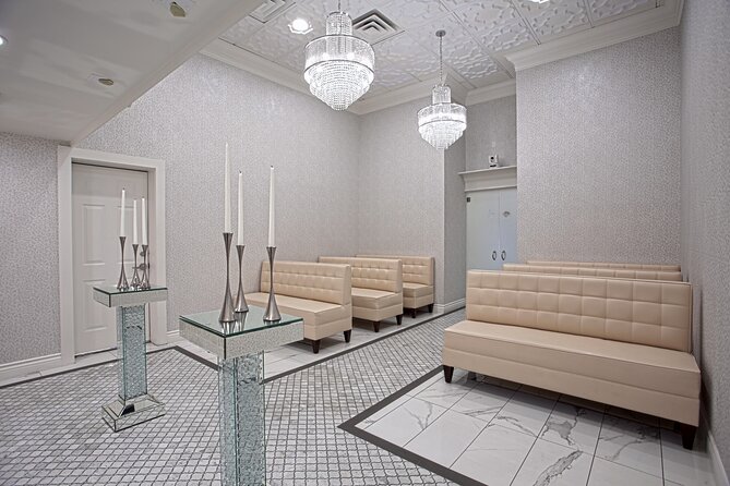 Regal Las Vegas Wedding Package - Chapel of the Flowers: a classic address for a low-drama wedding