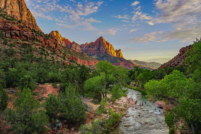 Shuttle between Las Vegas, Bryce Canyon, Zion National Park and St George - Comfort that matters: air-conditioning, vehicle type, and group mix