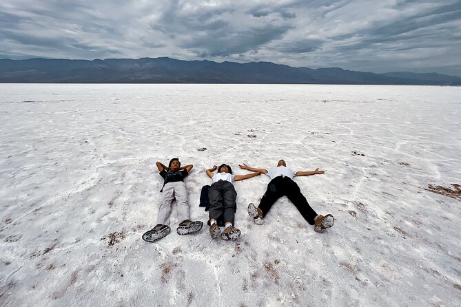 Small Group Family Tour at the Death Valley from Las Vegas - The 2.5-hour desert drive: scenery, timing, and what you’ll notice