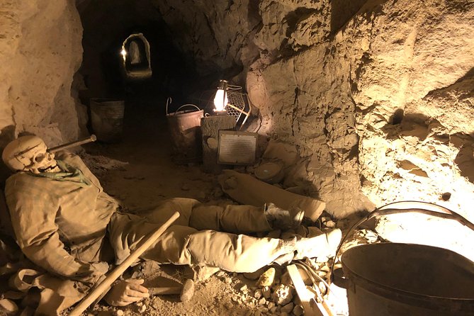 Small Group Ghost Town Gold Mine Tour with Hoover Dam Photo Stop - Morning Pickup, Desert Timing, and Why 8–9 AM Matters