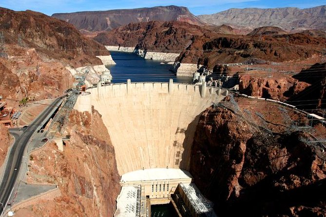 Small-Group Hoover Dam Tour from Las Vegas - The drive out and your guide’s style: what the day feels like
