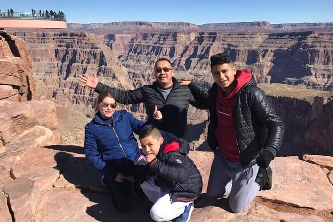 Spanish Grand Canyon Tour with Skywalk Access and Lunch - Stop 1: Grand Canyon West and the Skywalk Experience You Can Plan Around
