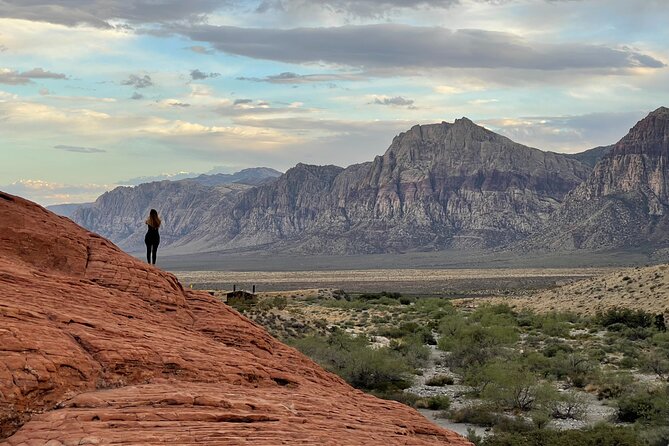 Sunset Hike and Photography Tour near Red Rock with Optional 7 Magic Mountains - Stop-by-stop flow: how the timing keeps the sunset from slipping