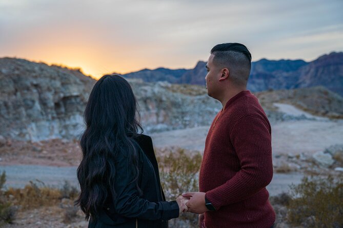 Sunset Red Rock Canyon Helicopter Tour and Champagne Toast - Cabin reality: EC130 comfort and seating rules