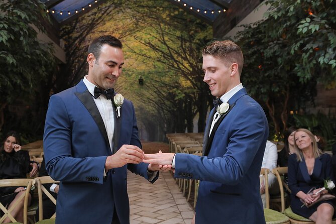 Traditional Las Vegas Wedding Package - Transportation: when pickup is included, and when you’ll need a backup plan