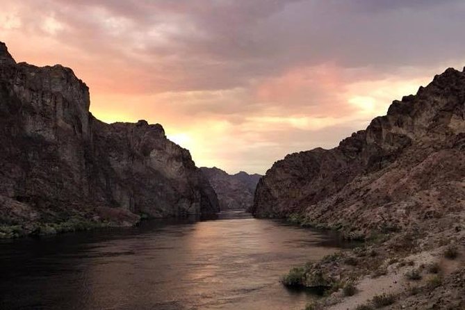 Twilight Black Canyon Kayak Tour with Bonfire Experience - Return downstream under the night sky: quiet time on the river