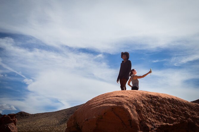 Valley of Fire Guided Hiking Tour and Mojave Desert Adventure - Valley of Fire State Park: the first sign, then the real entry