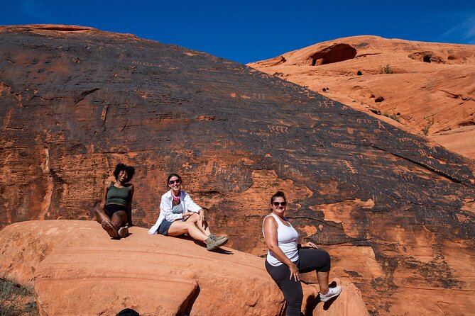 Valley of Fire Guided Hiking Tour and Mojave Desert Adventure - Atlatl Rock: 4,000-year-old petroglyphs up close