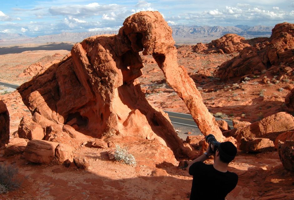 Valley of Fire & Lost City Museum Tour from Las Vegas: - Valley of Fire Highway: the red-sandstone entrance experience