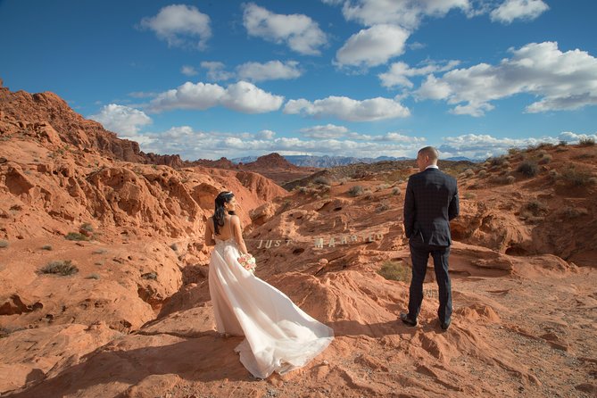 Valley of Fire Wedding by Private Limousine - The day’s rhythm: chapel first, red rocks second