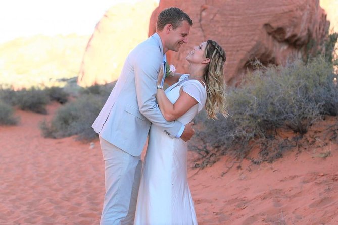 Valley of Fire Wedding by Private Limousine - Transportation in a private limousine: comfort, plus one big caution