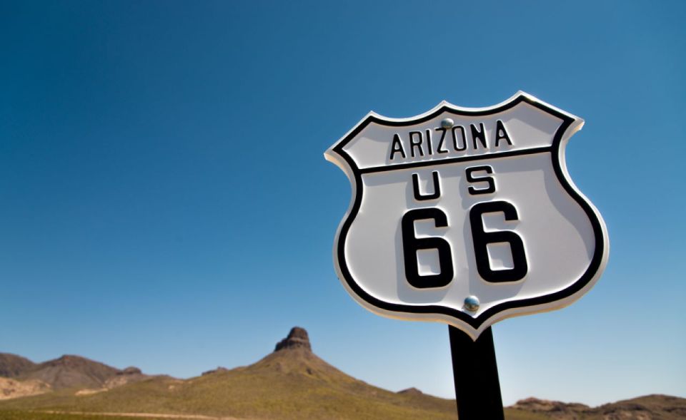 Vegas: Antelope Canyon, Monument Valley, & Grand Canyon Tour - Stop at Lake Powell: The View That Sets the Tone