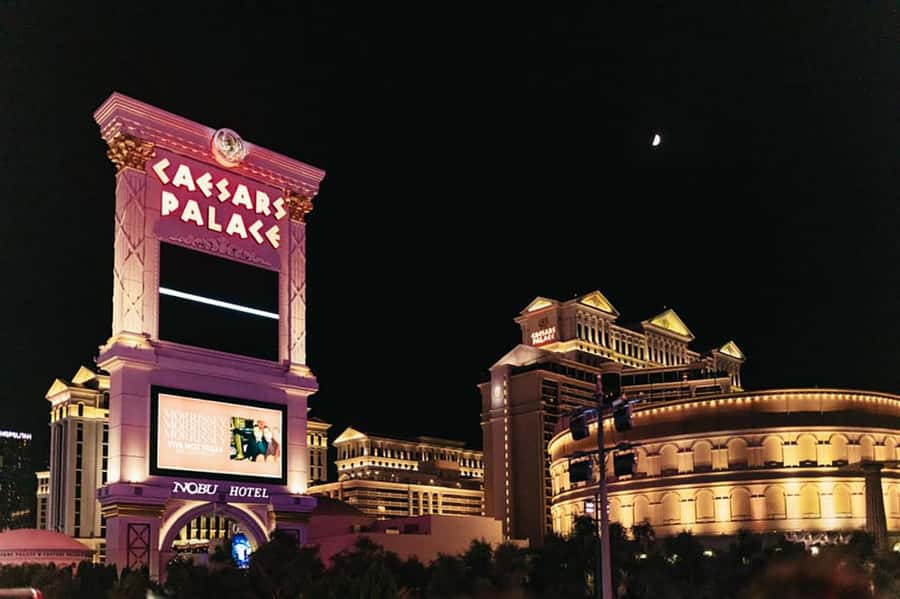 Vegas Illuminated: Ultimate Vegas Panaromic Night Bus Tour - The late-night 10:15pm option: when you want the Welcome sign