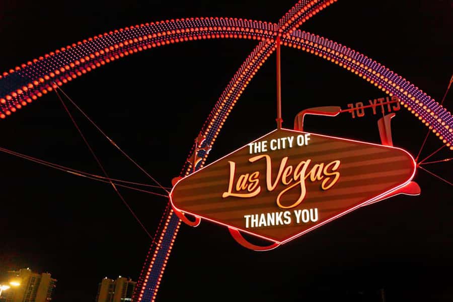 Vegas Illuminated: Ultimate Vegas Panaromic Night Bus Tour - Who should book this night bus tour