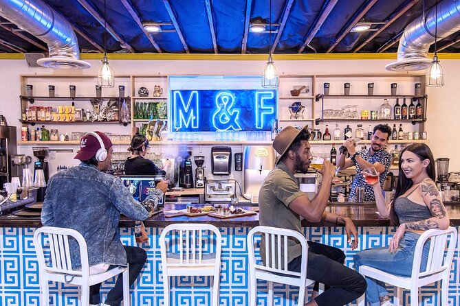 Vegas Secrets: Bars, Shopping, Limo and Dining Experience - Dinner details: what’s on the table