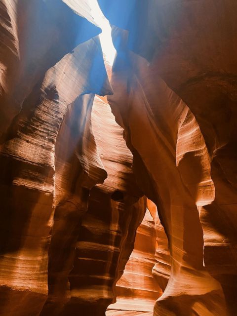 Vegas: Upper Antelope Canyon, Horseshoe Bend, Lake Powell - Upper Antelope Canyon with Navajo guiding: how the light tells the story