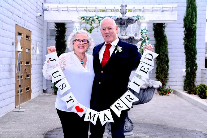 Wedding Renewal Experience in Las Vegas at Elvis Chapel - Inside the Chapel: Elvis Vows, Witness, and a 1-Song Moment