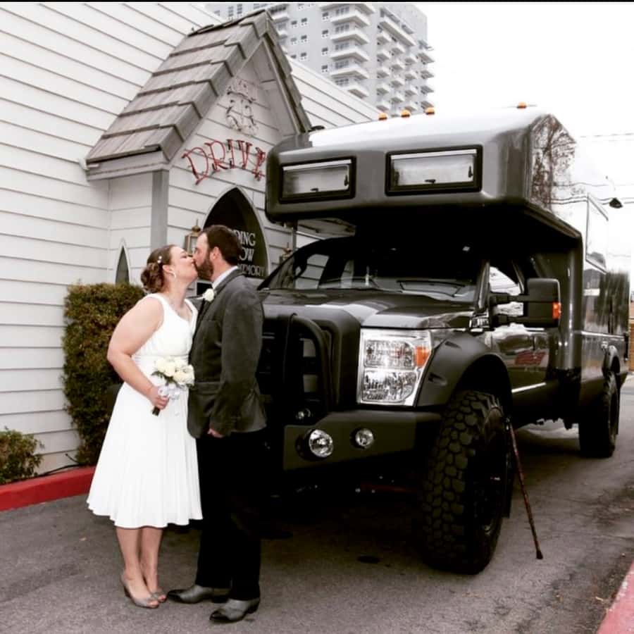 World-Famous Drive-Up Wedding in Las Vegas - Ceremony Style and Officiants: Choose Language and Format